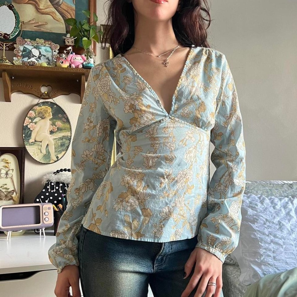 2000s Old Navy Floral Cotton Long sleeve with tie back
